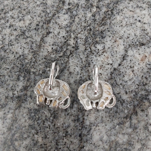 Elephant earings - Picture 2 of 2